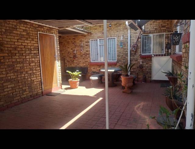 3 BEDROOM TOWNHOUSE FOR SALE IN HOMELAKE